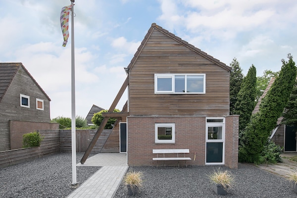 Foto van Vakantiehuis in Grou met Bubbelbad - Vakantiehuis in Grou - ExteriorSummer