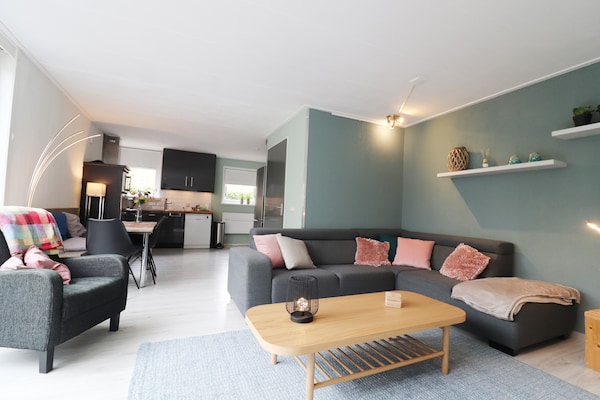 Foto van Vakantiehuis in Grou met Bubbelbad - Vakantiehuis in Grou - LivingRoom