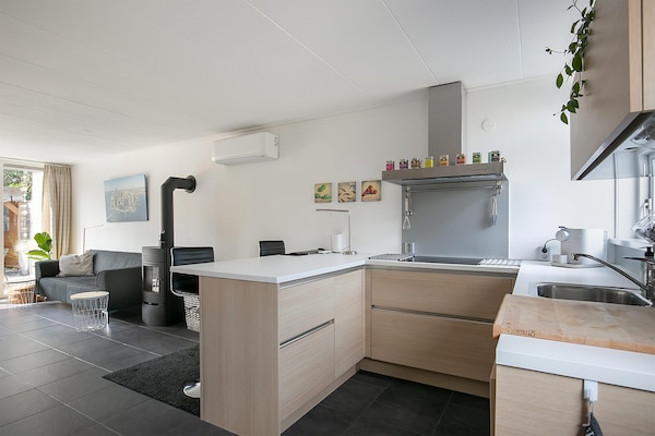 Foto van Vakantiehuis in Grou met Bubbelbad - Vakantiehuis in Grou - Kitchen
