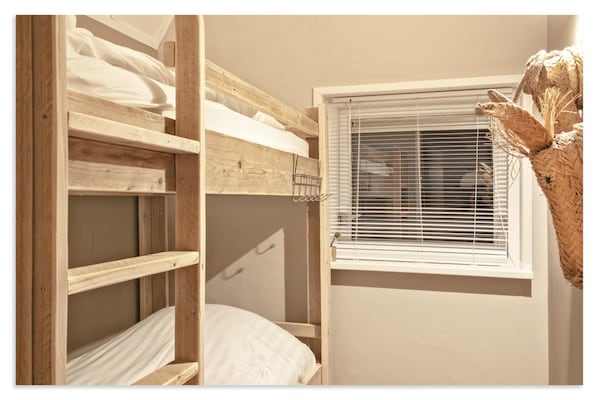 Foto van Twee vakantiehuizen tegenover elkaar - Vakantiehuis in grou - BedRoom