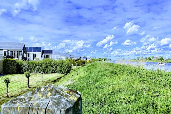 Foto van Twee vakantiehuizen tegenover elkaar - Vakantiehuis in grou - AreaSummer1KM