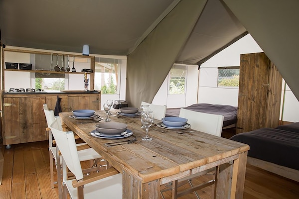 Foto van Safaritent, Friesland - Vakantiehuis in Twijzel - DiningRoom