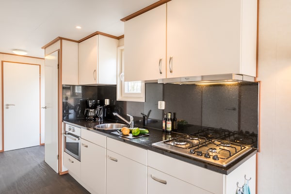 Foto van Hunzepark Familie Retreat - Vakantiehuis in Gasselternijveen - Kitchen