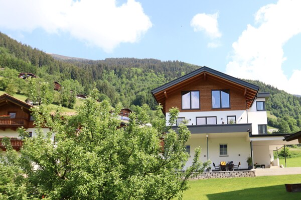 Foto van Vakantieappartement Sonnau nabij Wildkogelarena - Vakantiehuis in Bramberg am Wildkogel - ExteriorSummer