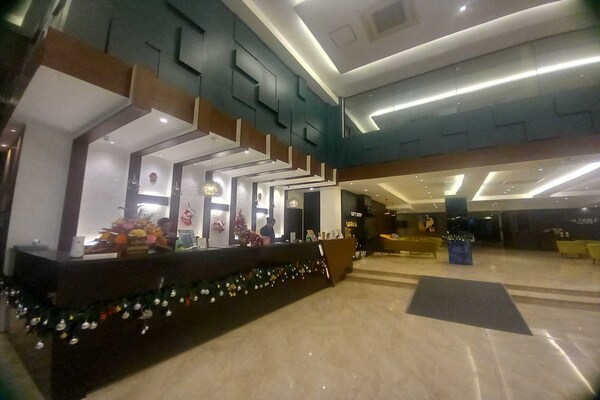 Foto van Premium Luxe Verblijf in Sunday Hevea Resort - Vakantiehuis in Pampanga - HallReception