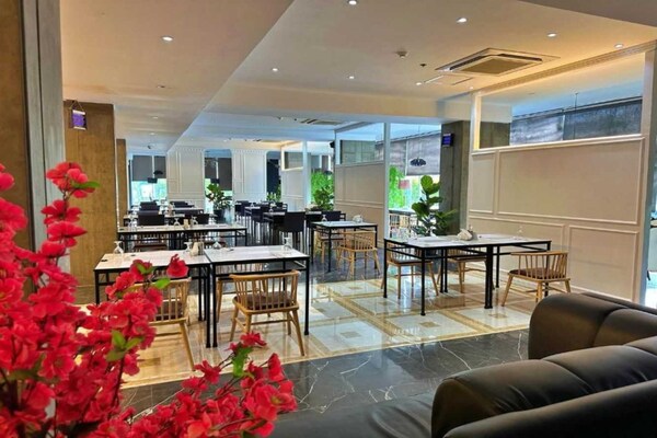 Foto van Premium Luxe Verblijf in Sunday Hevea Resort - Vakantiehuis in Pampanga - HallReception