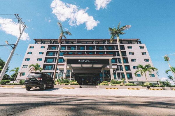 Foto van Premium Luxe Verblijf in Sunday Hevea Resort - Vakantiehuis in Pampanga - ExteriorSummer