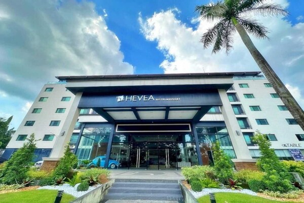 Foto van Premium Luxe Verblijf in Sunday Hevea Resort - Vakantiehuis in Pampanga - ExteriorSummer