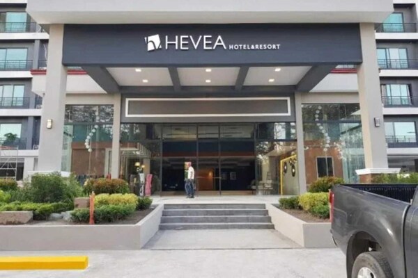 Foto van Premium Luxe Verblijf in Sunday Hevea Resort - Vakantiehuis in Pampanga - ExteriorSummer