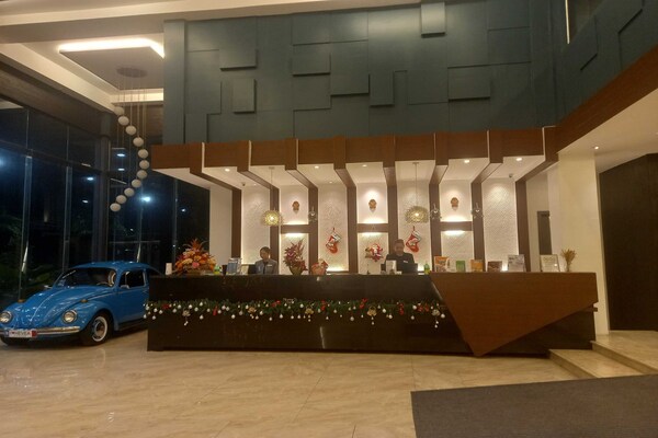 Foto van Premium Luxe Verblijf in Sunday Hevea Resort - Vakantiehuis in Pampanga - HallReception