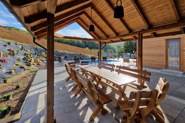 Foto van Vakantiehuis Wiśniowa met Zwembad en Bergen - Vakantiehuis in Iwierzyce - GardenSummer