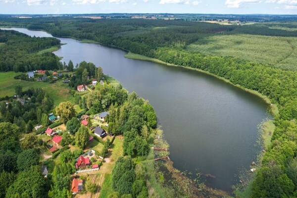 Foto van Vakantiehuis met terras, direct aan het meer - Vakantiehuis in Klepnica - AreaSummer1KM