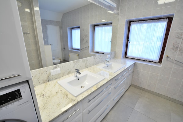 Foto van Vakantievilla met sauna, direct aan het strand. - Vakantiehuis in Ustronie Morskie - BathRoom