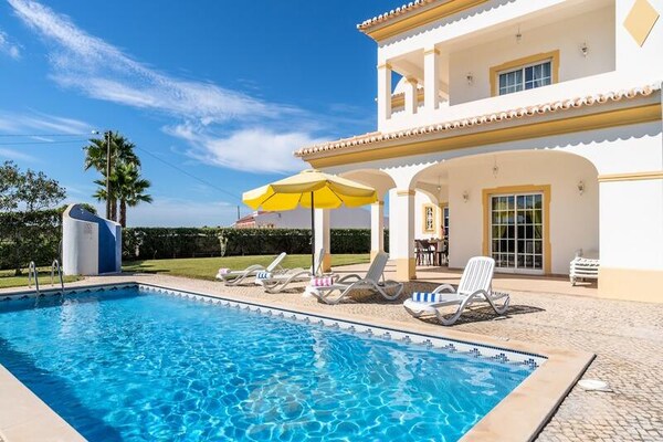 Foto van Villa in Albufeira vlakbij Salgados Golf - Vakantiehuis in  - Untagged