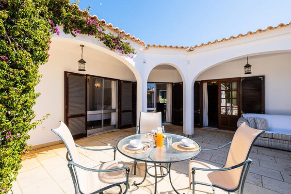 Foto van Villa in Albufeira met zwembad en barbecueplaats - Vakantiehuis in  - Untagged