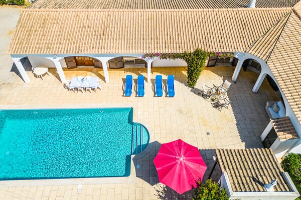 Foto van Villa in Albufeira met zwembad en barbecueplaats - Vakantiehuis in  - Untagged