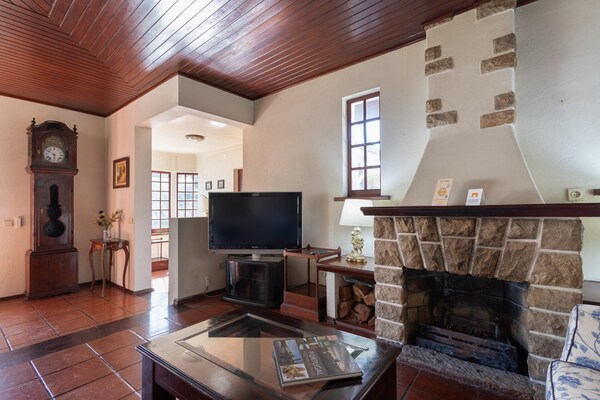 Foto van Privéverblijf in Sintra met bar en tuin - Vakantiehuis in Colares - LivingRoom