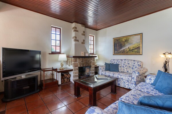 Foto van Privéverblijf in Sintra met bar en tuin - Vakantiehuis in Colares - LivingRoom