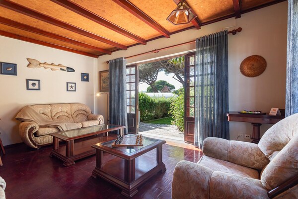 Foto van Privéverblijf in Sintra met bar en tuin - Vakantiehuis in Colares - LivingRoom