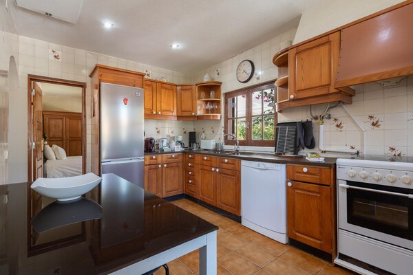 Foto van Privéverblijf in Sintra met bar en tuin - Vakantiehuis in Colares - Kitchen