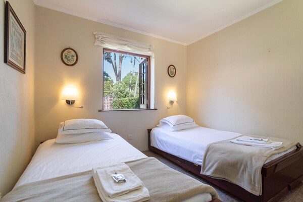 Foto van Privéverblijf in Sintra met bar en tuin - Vakantiehuis in Colares - BedRoom