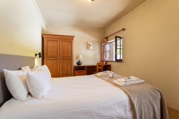 Foto van Privéverblijf in Sintra met bar en tuin - Vakantiehuis in Colares - BedRoom
