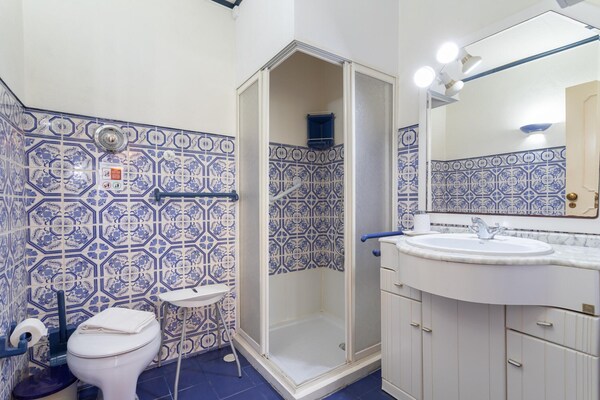 Foto van Privéverblijf in Sintra met bar en tuin - Vakantiehuis in Colares - BathRoom