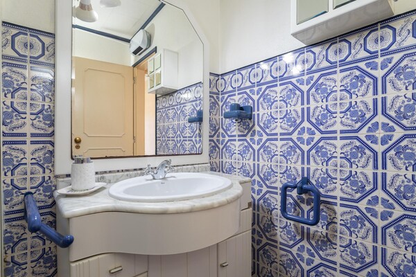 Foto van Privéverblijf in Sintra met bar en tuin - Vakantiehuis in Colares - BathRoom