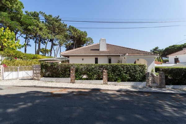 Foto van Privéverblijf in Sintra met bar en tuin - Vakantiehuis in Colares - ExteriorSummer