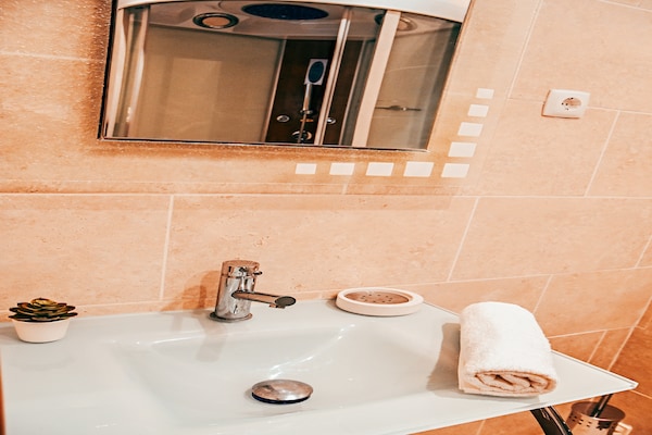 Foto van 1-slaapkamerappartement in de buurt van Jeronimos - Vakantiehuis in Lisboa ciudad - BathRoom