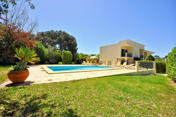 Foto van Villa in Vilamoura bij Falésia Strand - Vakantiehuis in Quarteira - ExteriorSummer