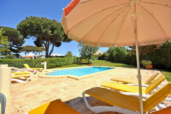 Foto van Villa in Vilamoura bij Falésia Strand - Vakantiehuis in Quarteira - TerraceBalcony