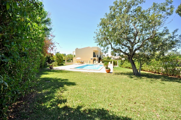 Foto van Villa in Vilamoura bij Falésia Strand - Vakantiehuis in Quarteira - ExteriorSummer