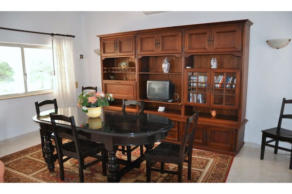 Foto van Villa in rustieke stijl met prive zwembad - Vakantiehuis in Vilamoura - DiningRoom