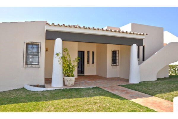 Foto van Villa in rustieke stijl met prive zwembad - Vakantiehuis in Vilamoura - ExteriorSummer