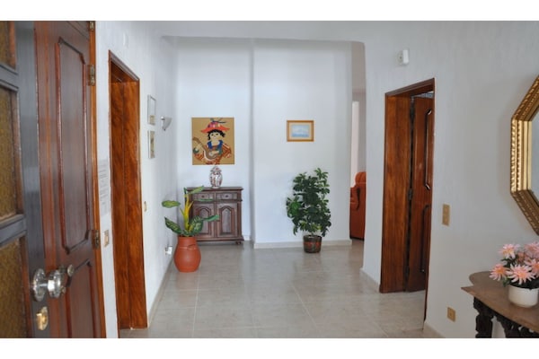 Foto van Villa in rustieke stijl met prive zwembad - Vakantiehuis in Vilamoura - HallReception