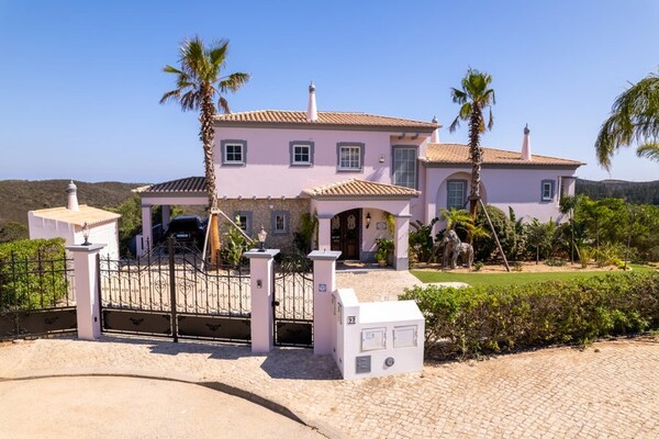 Foto van Luxe villa voor 2 personen in Budens - Vakantiehuis in Budens - ExteriorSummer