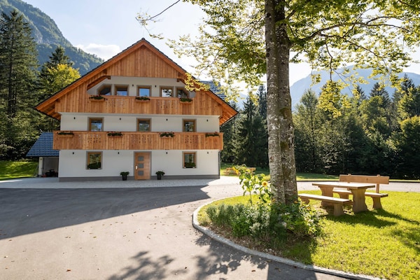 Foto van The Woodland Nook Apartments Bohinj - Standard Two Bedroom Apartment with Balcony - Outdoor