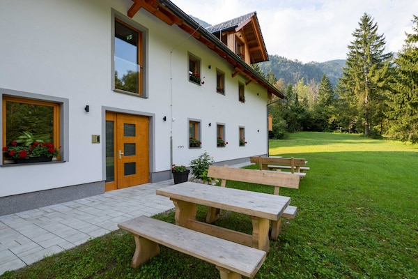Foto van The Woodland Nook Apartments Bohinj - Standard Two Bedroom Apartment with Balcony - Outdoor