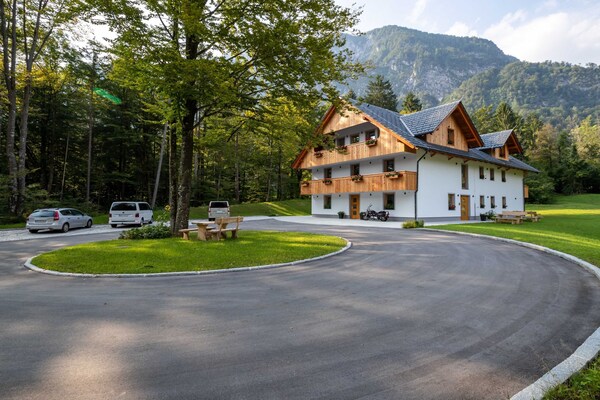 Foto van The Woodland Nook Apartments Bohinj - Standard Two Bedroom Apartment with Balcony - Outdoor