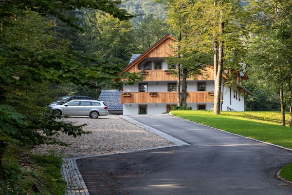 Foto van The Woodland Nook Apartments Bohinj - Standard Two Bedroom Apartment with Balcony - Outdoor