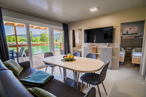 Foto van Three Bedroom Mobile Home 15/019 - Vakantiehuis in Catez ob Savi - DiningRoom