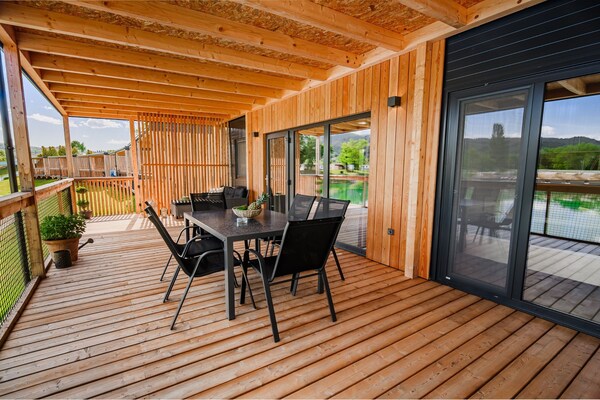Foto van Three Bedroom Mobile Home 15/021 - Vakantiehuis in Catez ob Savi - DiningRoom