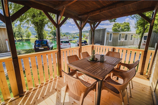 Foto van Three Bedroom Mobile Home with Lake View (owner 2) - terrace