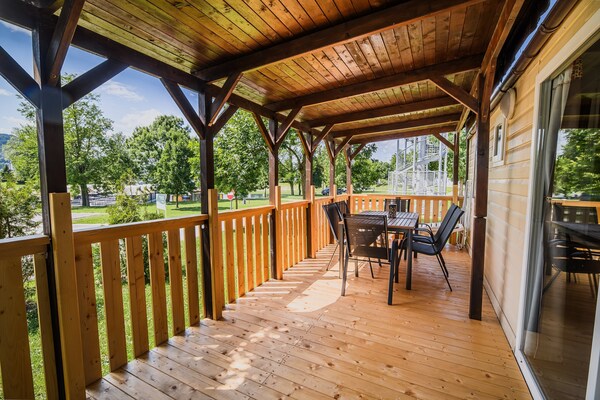 Foto van Three Bedroom Mobile Home with Lake View (owner 2) - terrace