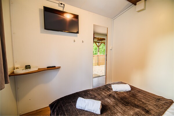 Foto van Three Bedroom Mobile Home with Lake View (owner 2) - BedRoom