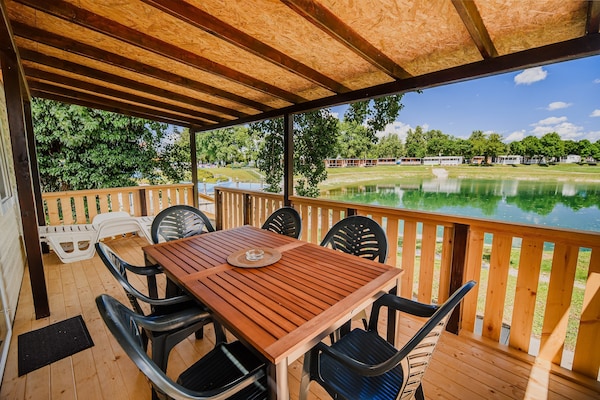Foto van Three Bedroom Mobile Home with Lake View (owner 3) - terrace