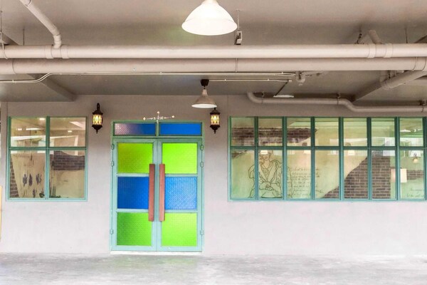 Foto van Premier Deluxe Verblijf | Embassy District Comfort - HallReception