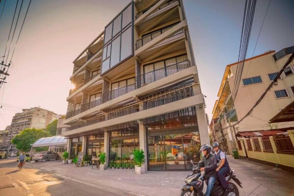 Foto van Premiere Deluxe Tweepersoonskamer |Bangkok Retreat - ExteriorSummer