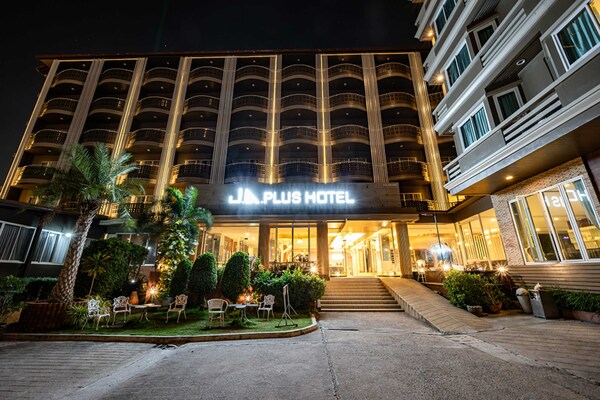 Foto van Thailand Triple Suite | Ruim groepsverblijf - Vakantiehuis in Pattaya - ExteriorSummer